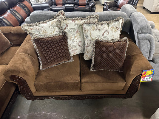 11200 LOVESEAT